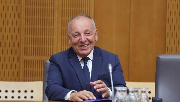 Šircelj napoveduje: nižji davki na delo, morda novi kriptodavek, revizija plač v javnem sektorju …